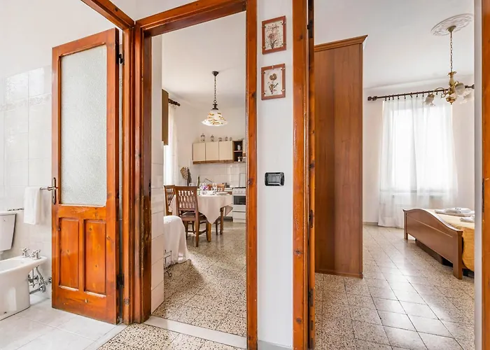 Guesthost - Into The Green! Da Passano * La Spezia