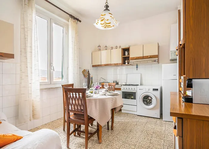 Guesthost - Into The Green! Da Passano