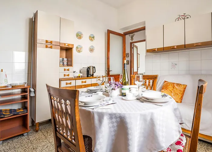 Guesthost - Into The Green! Da Passano La Spezia